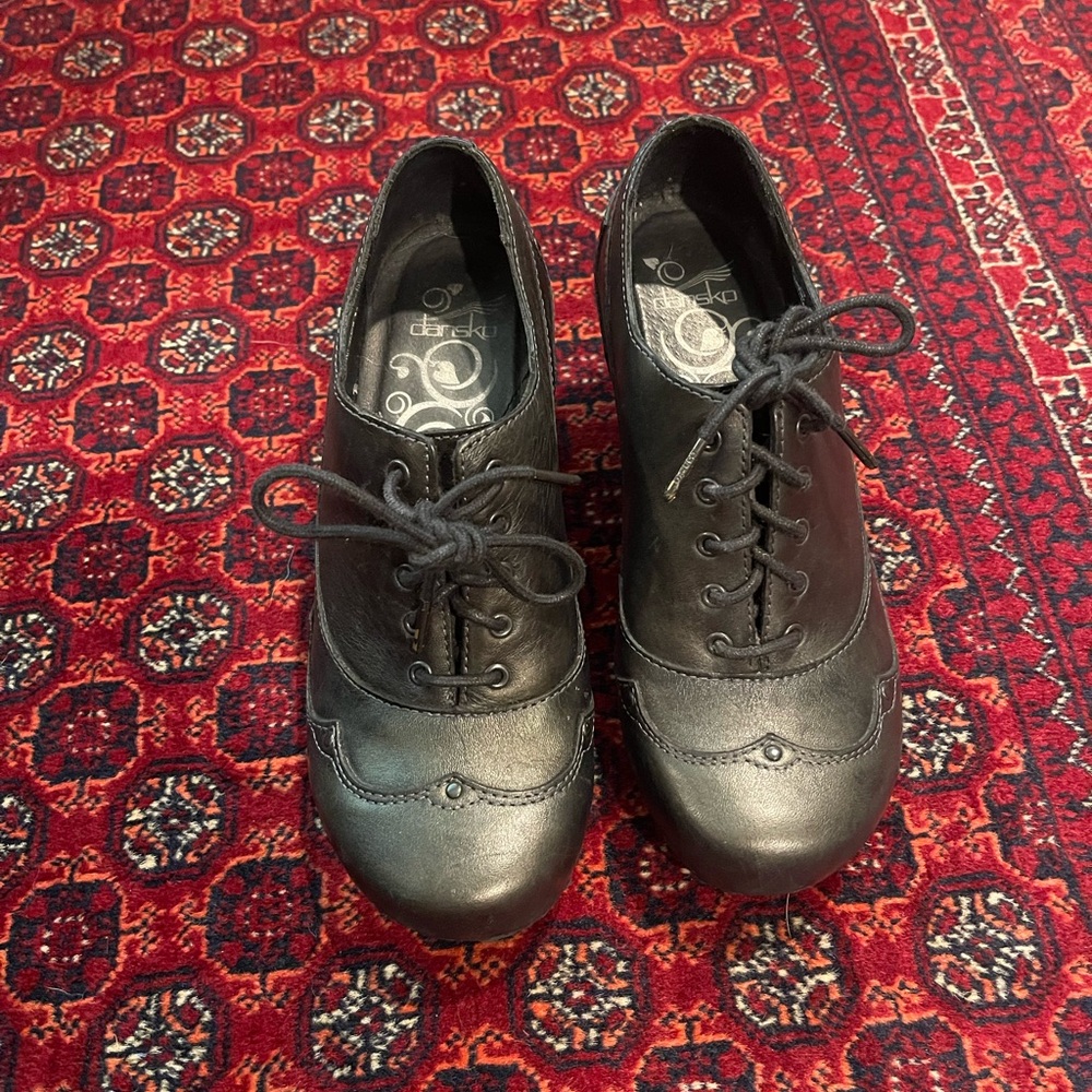 Dansko lace up granny heels- great shape